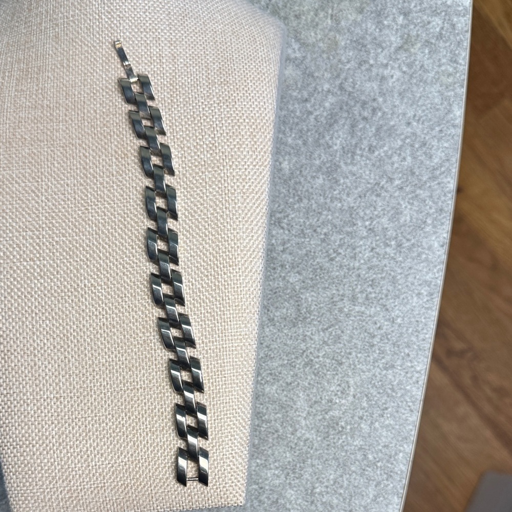 Men's Sleek Silver Chain Bracelet